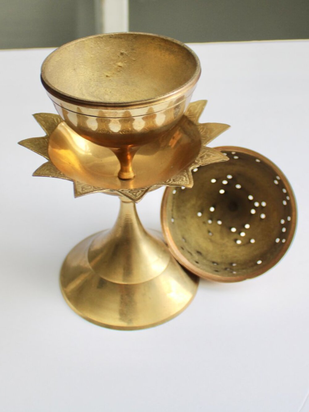 Vintage Large Gold Brass Lotus Beehive Pedestal Incense Holder Burner - Picture 4 of 7